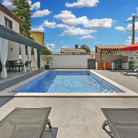 Mit Privatpool Fuer 8 Personen Ca 125 Qm In Galizana, Istrien Istrische Riviera