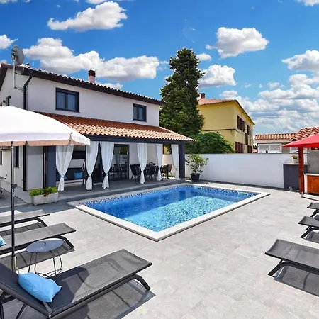 別荘 Mit Privatpool Fuer 8 Personen Ca 125 Qm In Galizana, Istrien Istrische Riviera