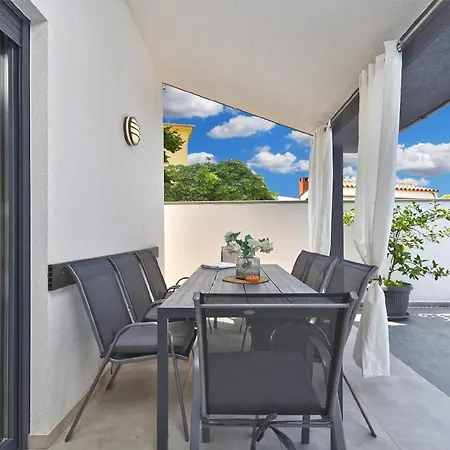 Mit Privatpool Fuer 8 Personen Ca 125 Qm In Galizana, Istrien Istrische Riviera * Galižana